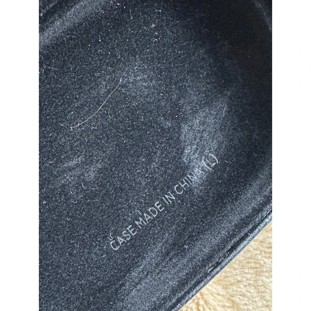 Oakley Unisex Black Pebbled Faux Leather Hard Shell Sunglasses Case Storage